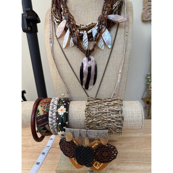 Bohemian Jewelry Lot With Necklaces Earrings & Bangles Neutral Tones Mixed Mater - Picture 5 of 13
